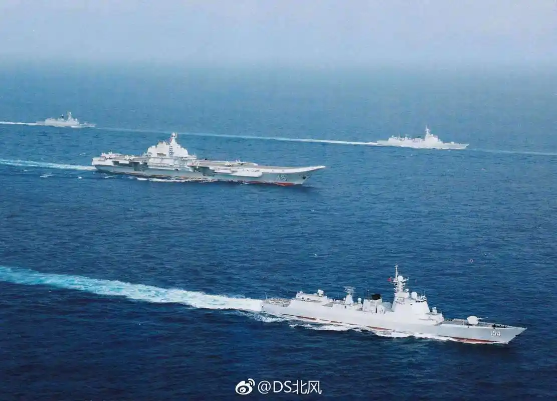 世界上数一数二的补给舰,最高排水量5万吨,辽宁舰的标配