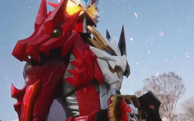 假面骑士圣刃三合一情感龙形态设定公开 临时外挂 专治各种不死鸟