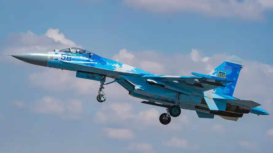 乌克兰空军苏-27战斗机资料图,这批战机相当于最早的苏-27s