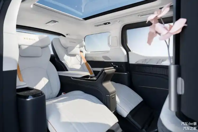 极氪009光辉版曝光50万座椅悬浮轮毂价值超越百万
