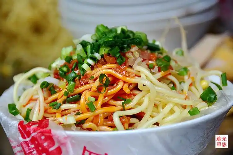 【年味】家乡最火爆的特色小吃—营山凉面