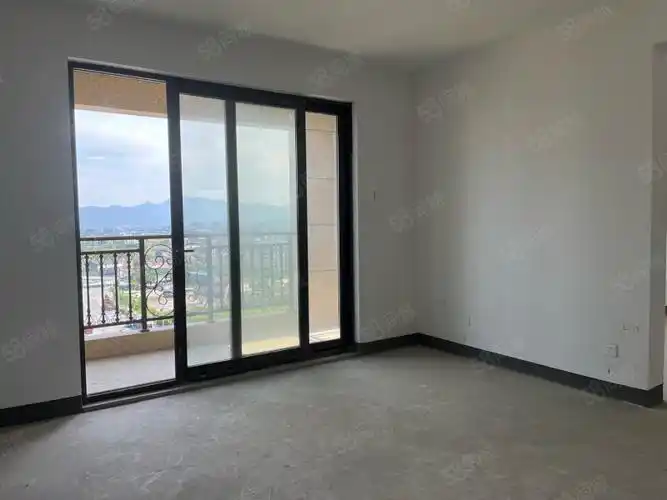 中梁香缇华府(龙港)4室2厅2卫116.86㎡南北193万