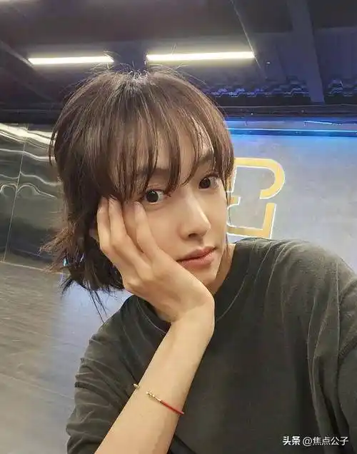 宋茜伴舞发文嘲宋茜舞台要求高,网友:伴舞水平不高!_角度_工人_业务