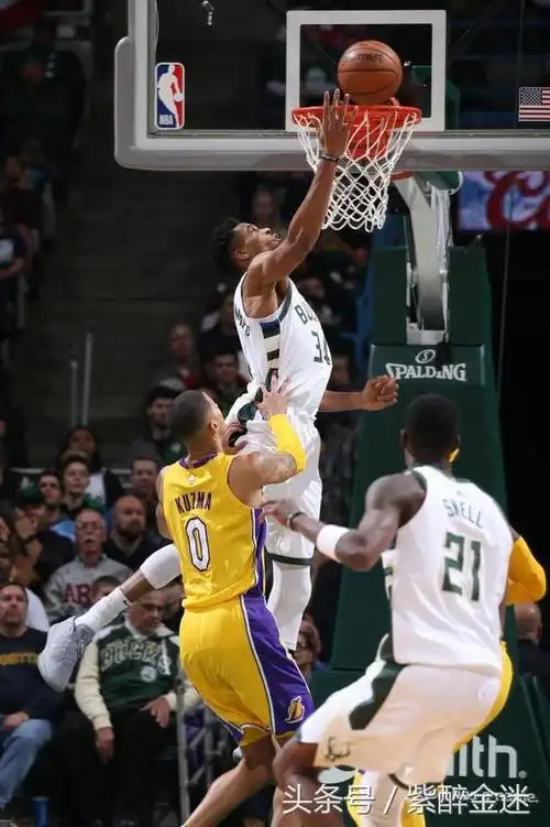 攻防出色怒刷21 11硬怼字母哥 他不仅仅是湖人第二得分手