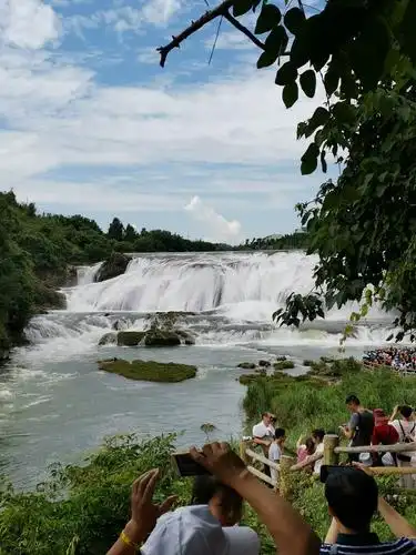 陡坡塘瀑布一一《西游记》片尾曲的拍摄地
