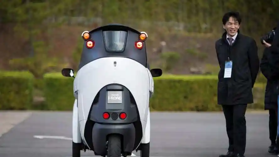 丰田iroad城市电动车