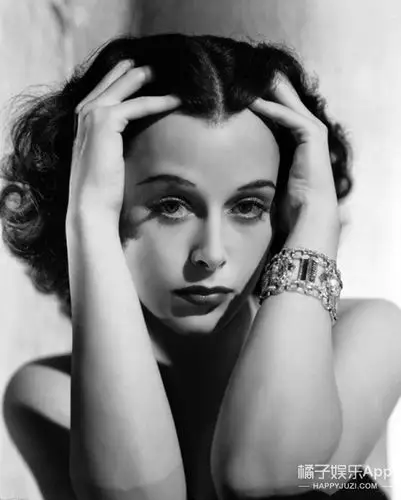 她曾是好莱坞最著名的艳星之一:不拍电影后跑去发明了wifi!