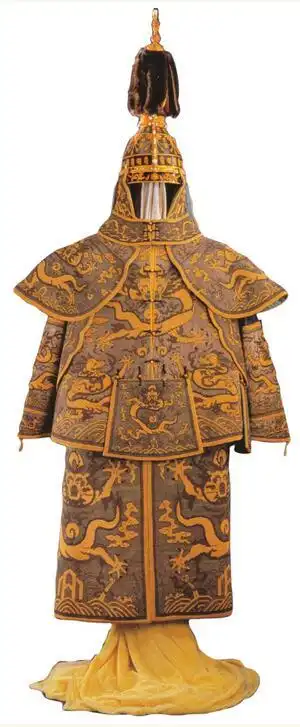 起始部分为宫殿一角,殿内有侍卫,通往大殿的御路两侧有八位身着甲胄的