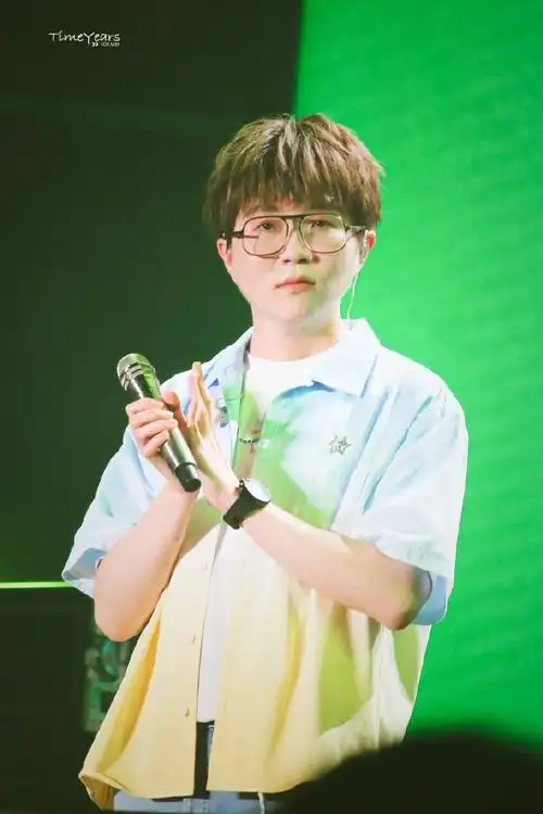 毛不易超话#毛不易新专辑幼鸟指南#可爱小毛比心真是太可爱啦@毛不易