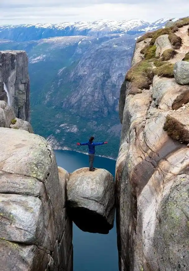 世界上最危险的五块石头, 掉下去就是万丈深渊, 有一块却是骗子
