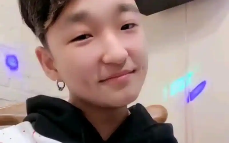 快手网红祖师级人物社会你胜哥重出江湖嘎嘣脆不吃白瞎了