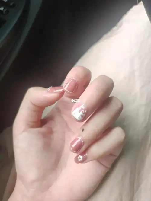 小手手小指甲盖儿的美甲