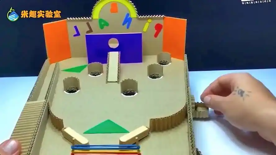 用硬纸板制作玩具游戏机,创意满满,你喜欢吗