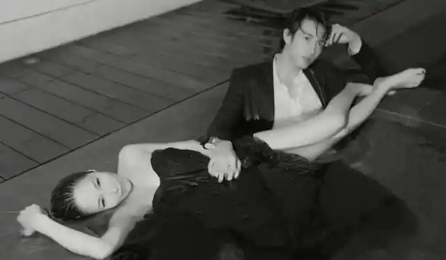 萧亚轩与男友合拍mv泳池里深情拥抱太养眼两人接吻画面超浪漫