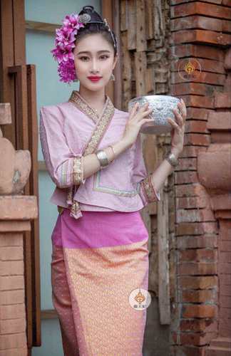 菲奢兰傣族服装女成人简约修身日常休闲工作服旅拍摄影修身长裙 粉色