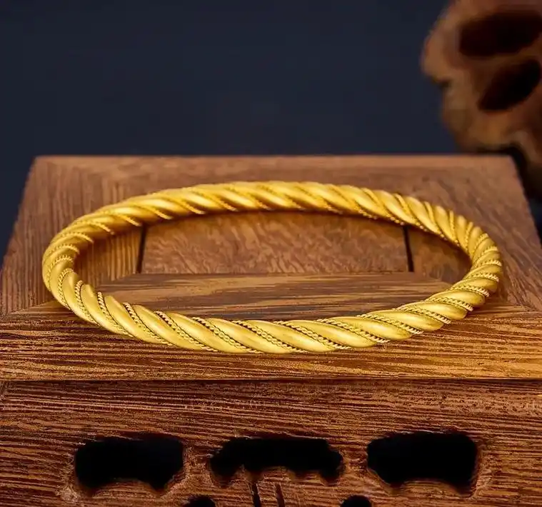 古法金手镯.古法实心(面宽约4-4.2mm)麻花固口手镯成 - 抖音