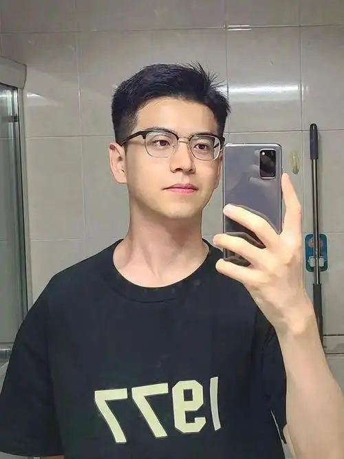 男生不要只会剪"寸头",这3款发型潮流帅气,剪完提升颜值!