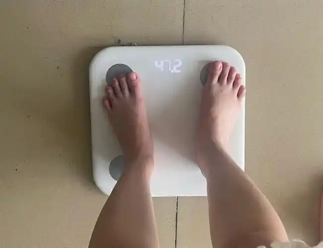 23初始体重48.1公斤955.27今日晨重47.2公斤8915已减重0.