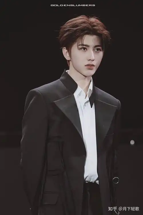 蔡徐坤真的帅吗