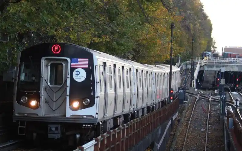 纽约地铁f线改经d线r160罕见在westendline运营