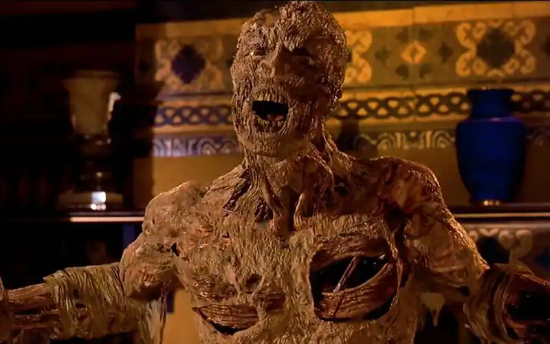 盗墓贼去盗取木乃伊,丧尸复活名场面!