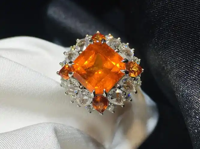 揽境商贸有限公司: 18k金锰铝石榴石戒指,海瑞温斯顿"candy"系列风格