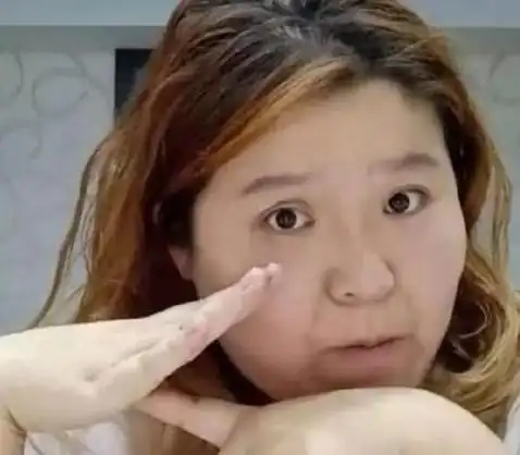 郭老师是怎么回事是不是神经有问题她家住在哪里