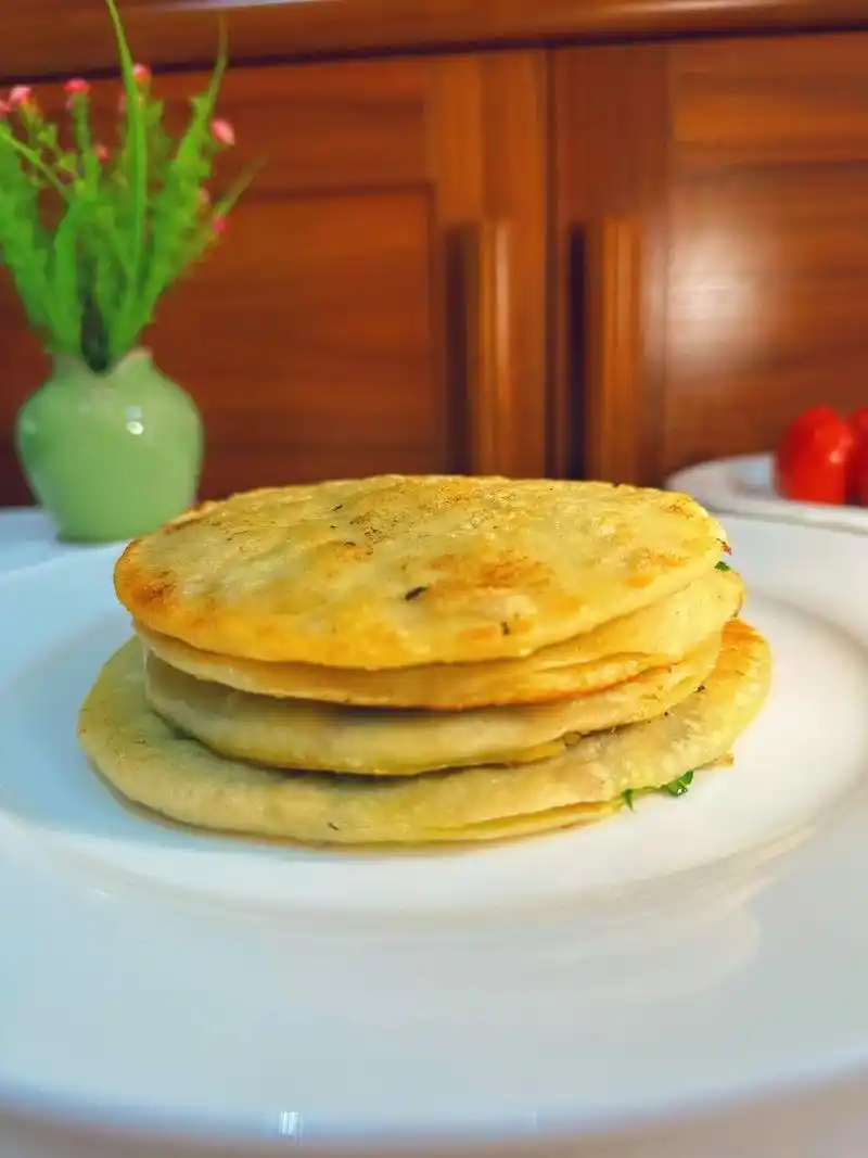 夫人做的宜兴当地小吃韭菜饼