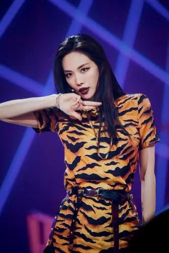 33岁王霏霏参加演员卖惨被怼成年人最好的反击是用实力说话