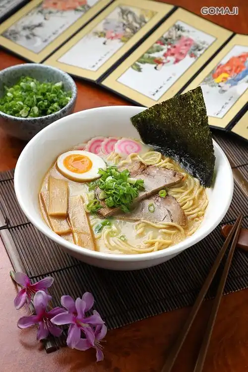 豚味ラーメン日式拉面