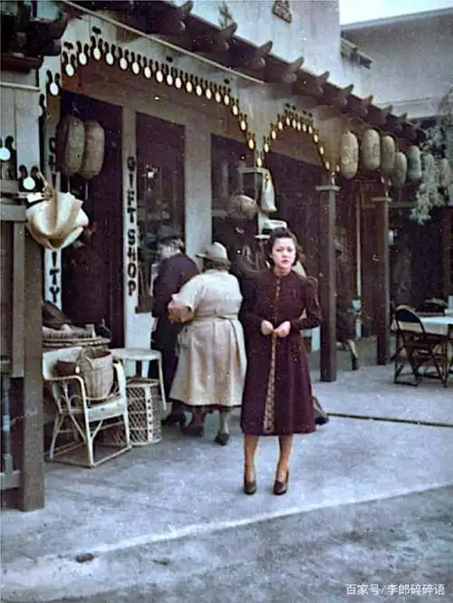 老照片:40年代繁华的美国洛杉矶,唐人街的华人们都很富裕