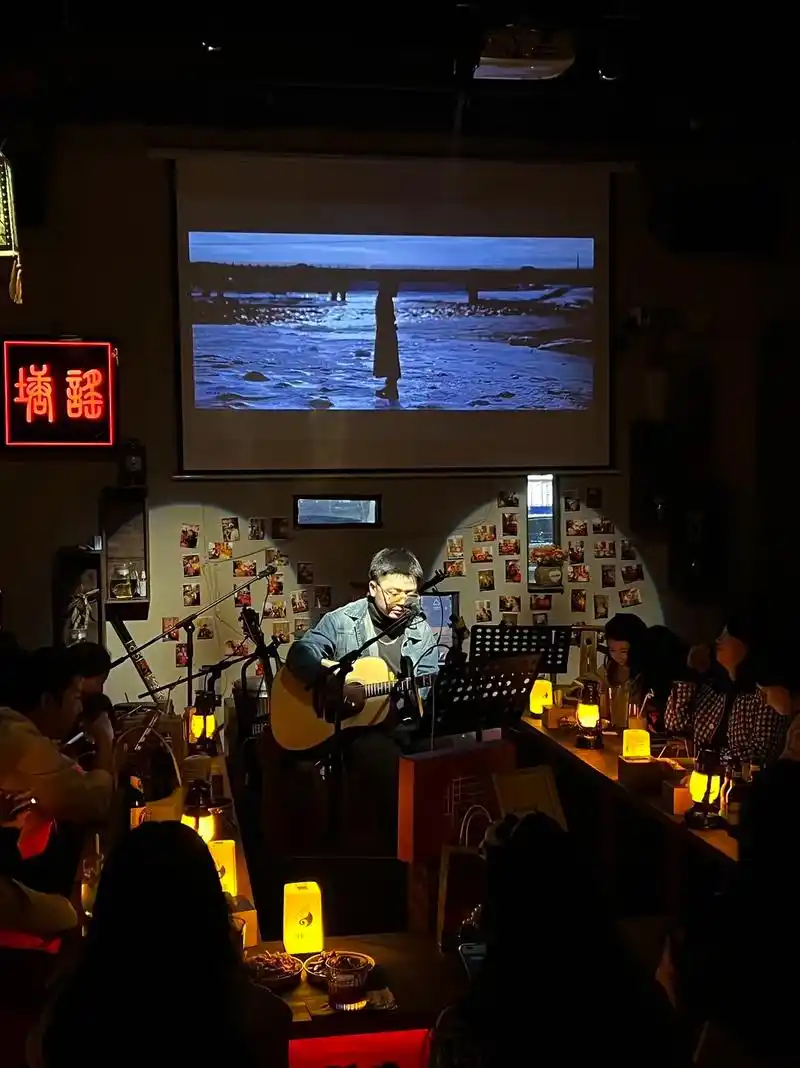 在成都不是在丽江火塘民谣酒吧氛围好绝