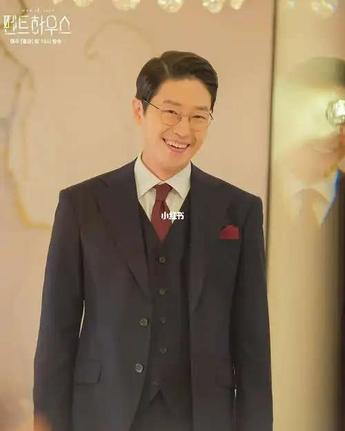 严基俊顶楼戏里戏外不一样的魅力男