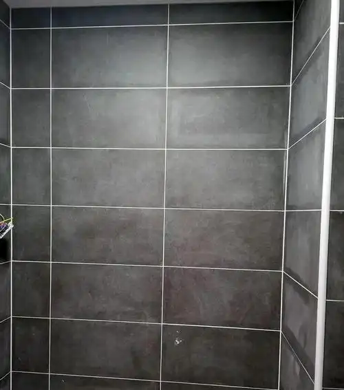 业主买的美缝剂,请美缝师傅作的贵族银美缝,出了美缝质量问题,谁负