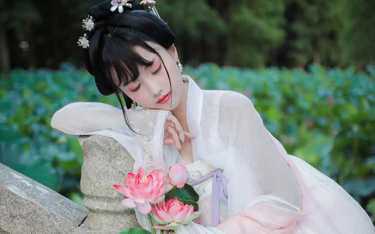 古装采莲美女高清桌面壁纸