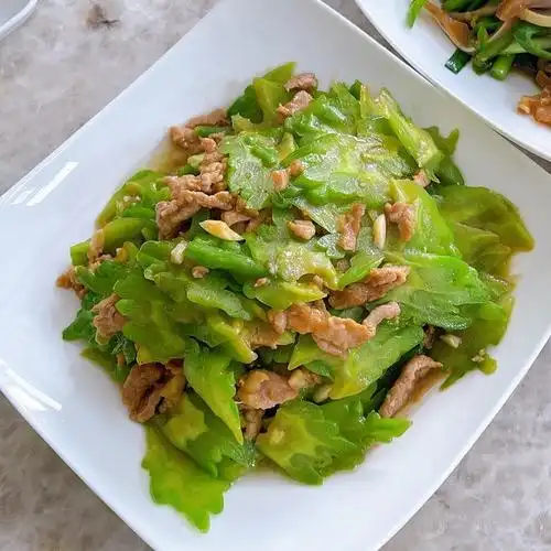 苦瓜炒肉片的做法