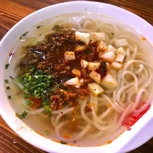 每个人心中都有一份牛骨粉,它是冷粉之外,景德镇人最喜欢恰(吃)的一碗