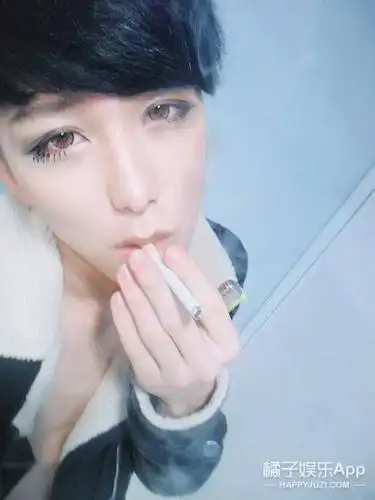 卖保险整容生二胎90后的非主流鼻祖们现在怎么样了