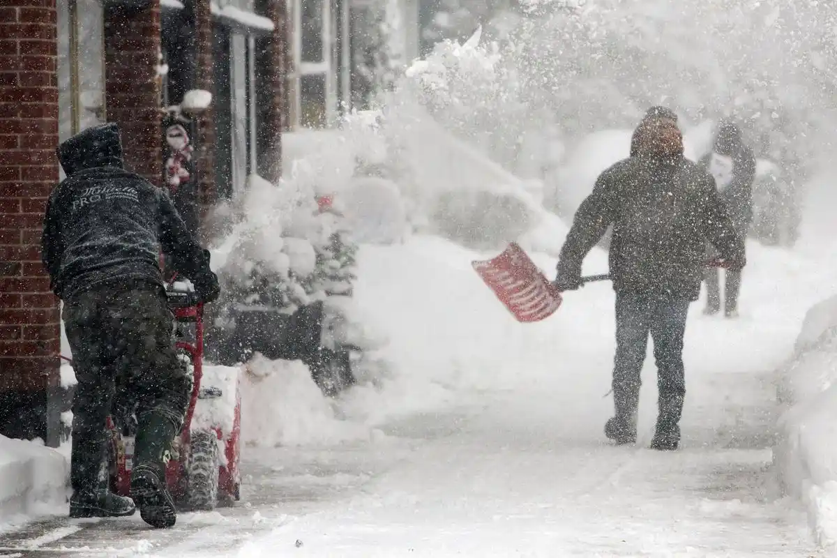 美国严寒天气致十余人死亡