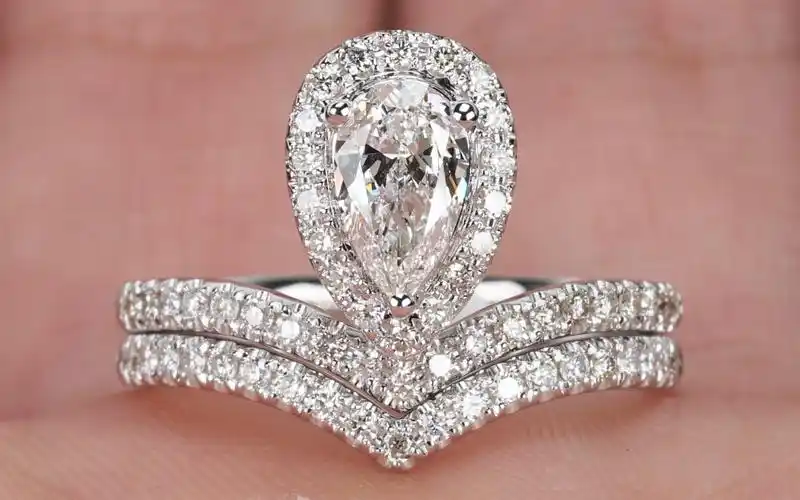 预算13200定制50分水滴形钻戒 钻石排戒