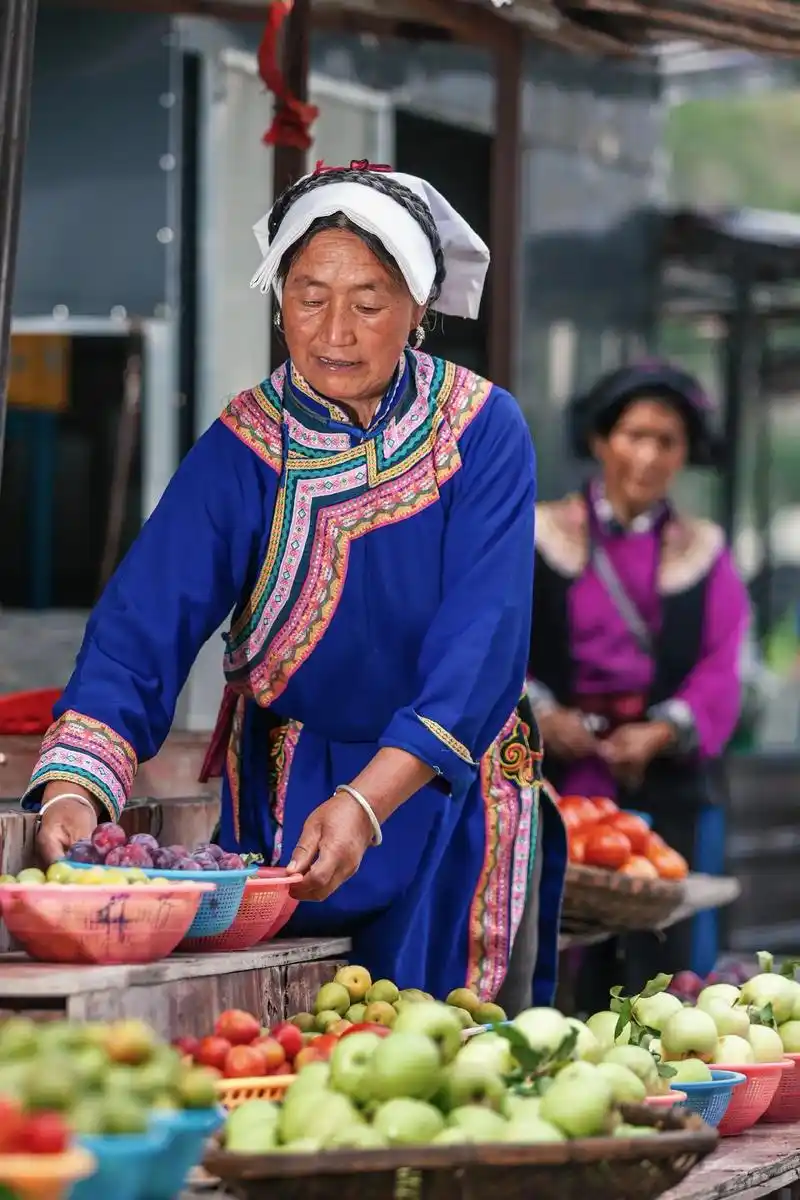 人物系列(3)劳动最愉快,劳动最光荣.拍摄地点:川西理县#乡 - 抖音