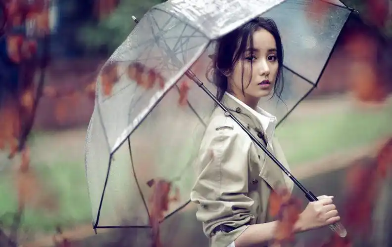 吕一优雅文艺户外写真图片37