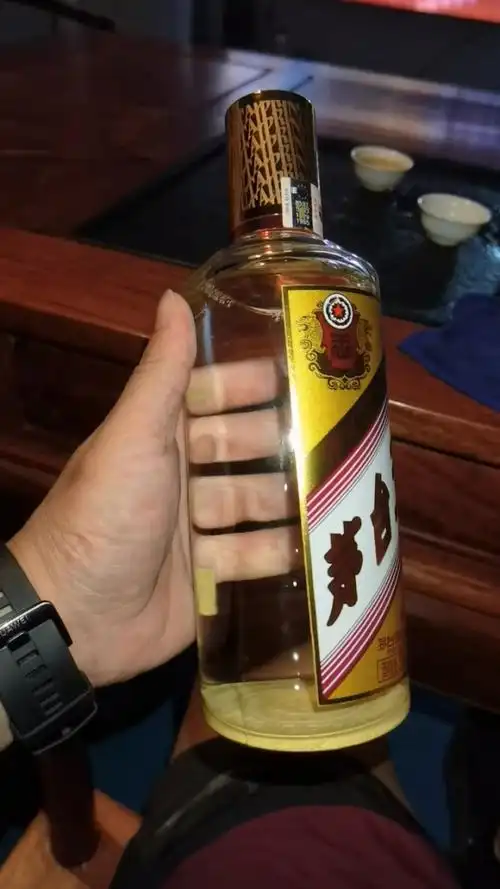 珍藏茅台 限量玻璃瓶