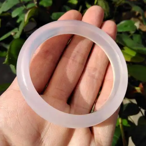 森系优雅冰润白玛瑙手镯直播优选货源天然原色冰白玉髓手镯批发