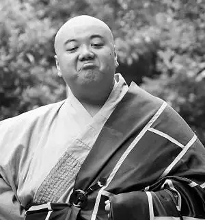 林子聪扮演的胖和尚记者刘畅报道陈浩民版《活佛济公》昨日在横店开拍