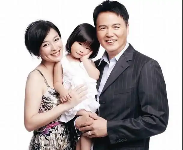 张庭因丈夫一句话做了9次试管婴儿