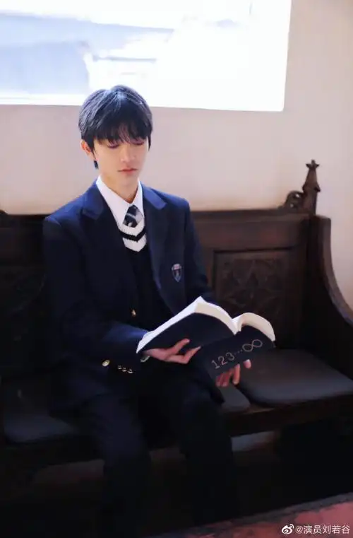 造浪吧少年##校园颜究生##学长风##穿搭look##男生穿搭##校服穿搭