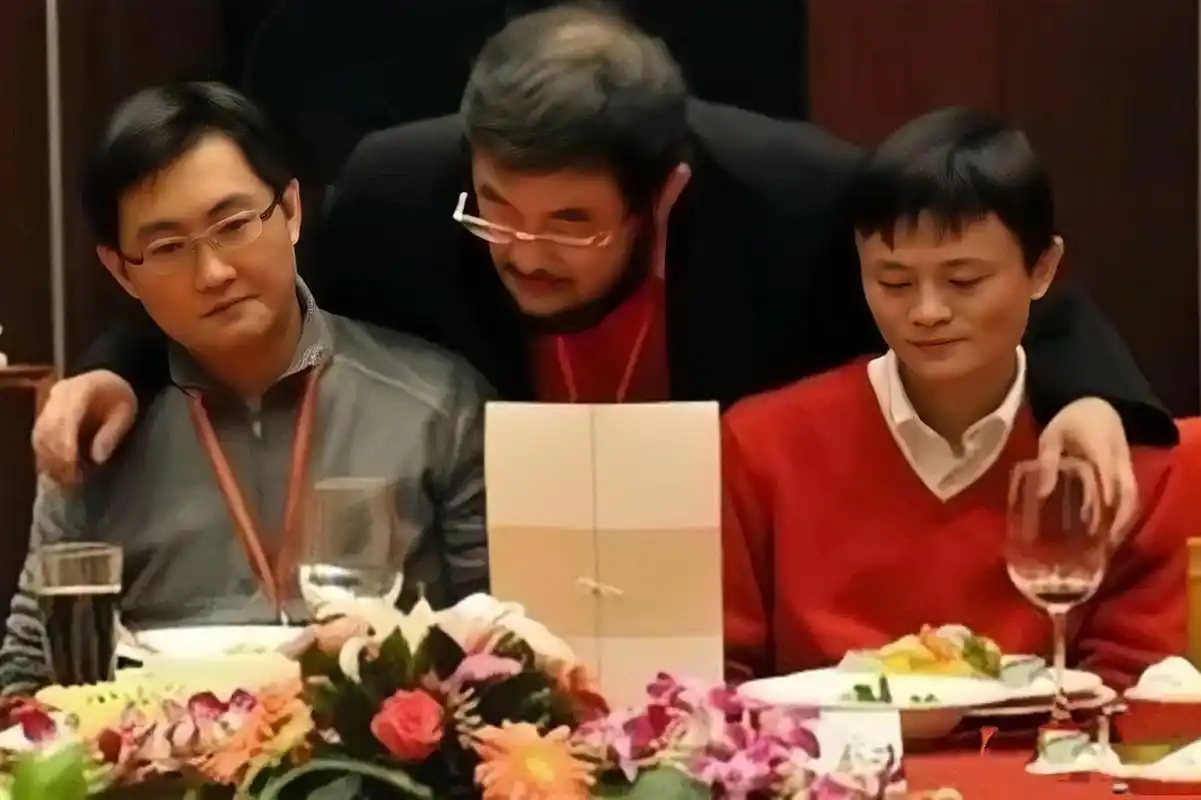 他叫吴鹰,是曾经声望极高的"小灵通之父",靠双手挣得百亿资产.