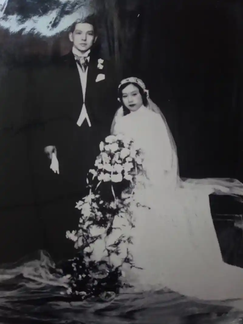 从民国时期结婚照看当时的别样繁华