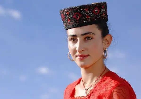 乌孜别克族美女图片